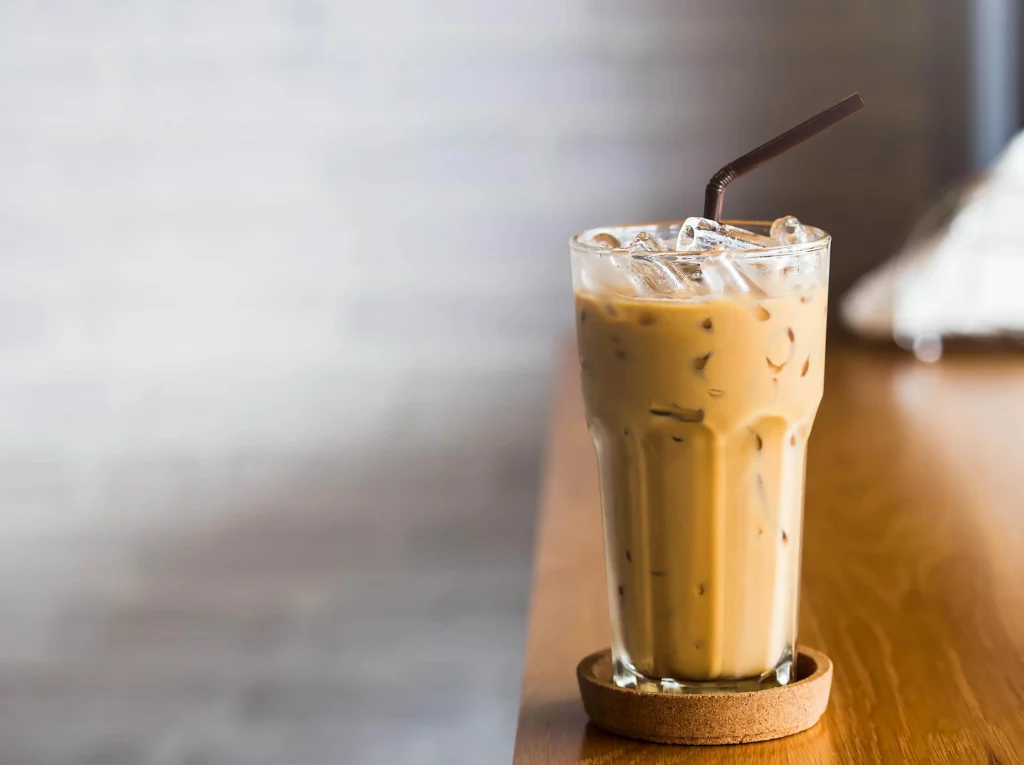 Un café glacé fraichement préparé